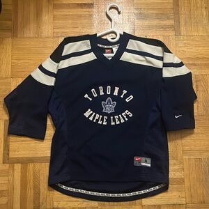 Toronto Maple Leafs blue hockey jersey size small